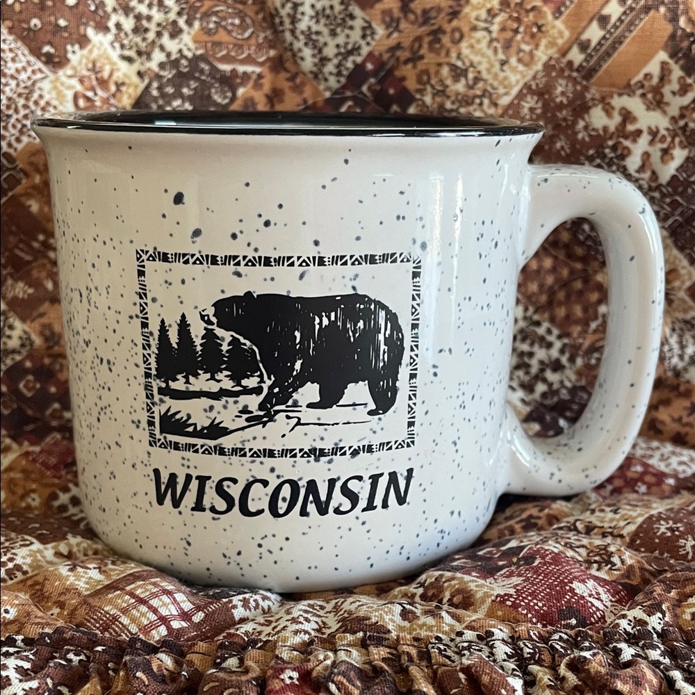 Wisconsin-themed Souvenir Campfire Mug with a Speckled Ceramic Finish